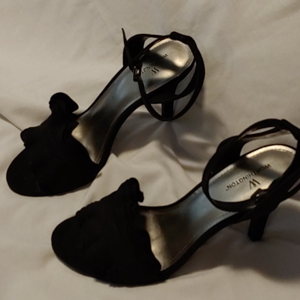 Brand new black heels